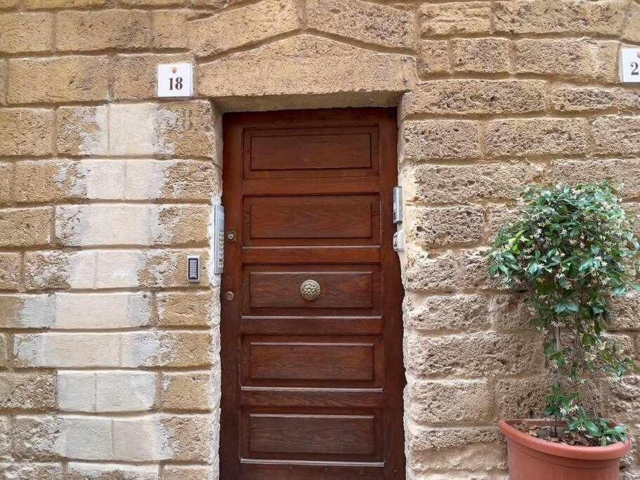 Suite Minerva 10 Steps From Piazza Civica Alghero Extérieur photo